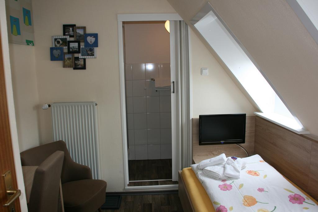 Pension Alice Büsum Zimmer foto